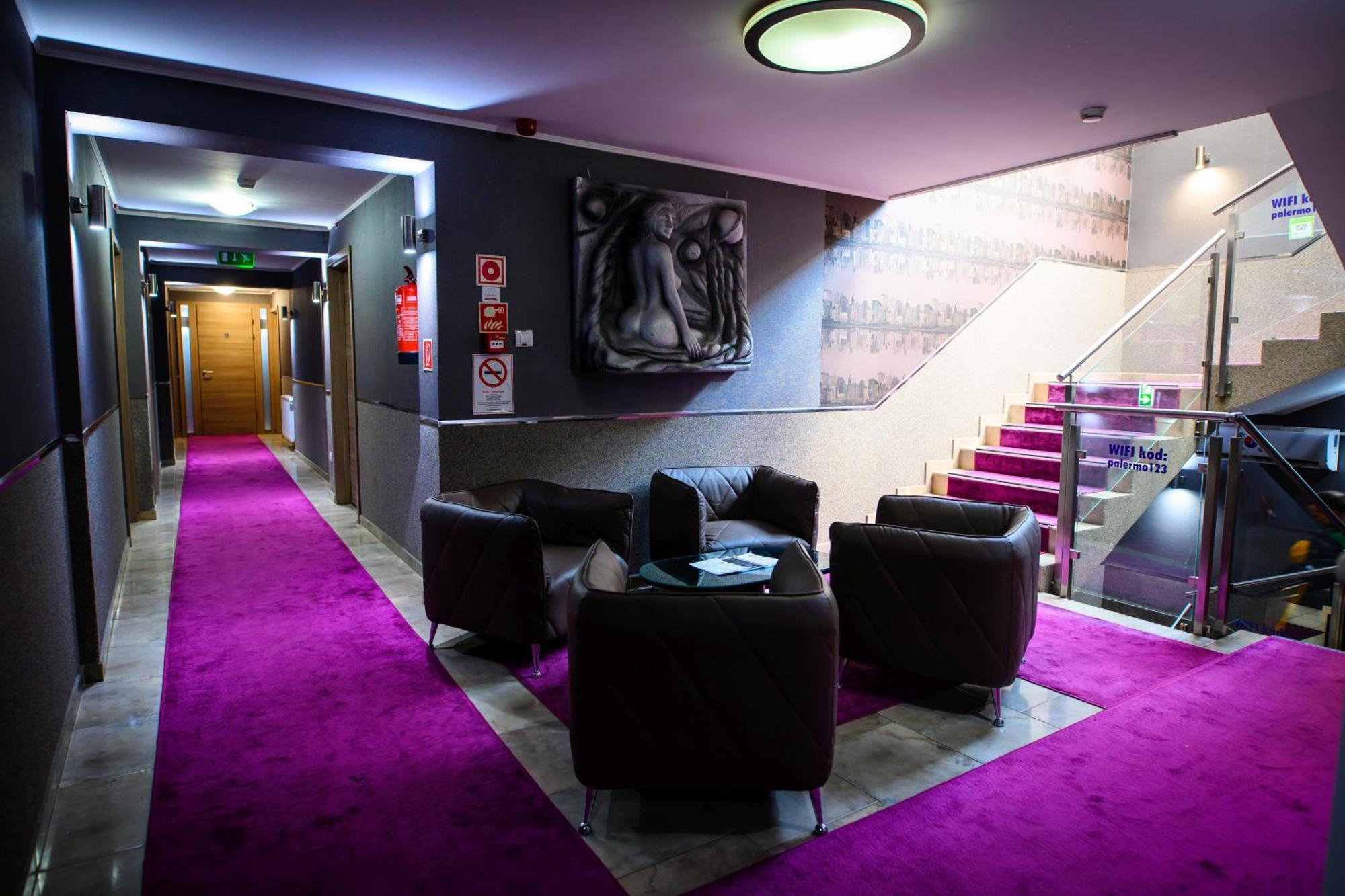 Palermo Panzio Hotel Nyiregyhaza Bagian luar foto