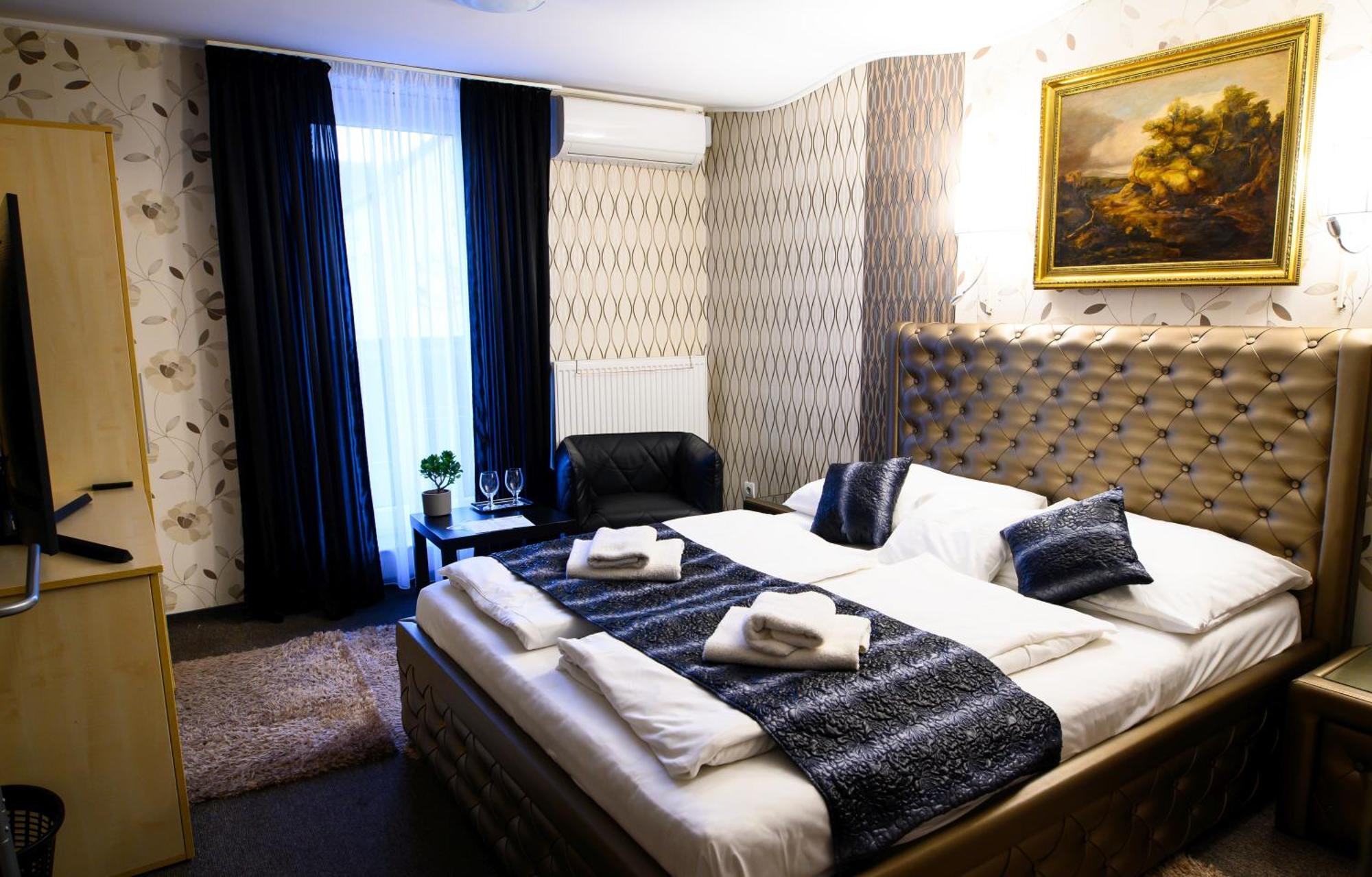 Palermo Panzio Hotel Nyiregyhaza Bagian luar foto