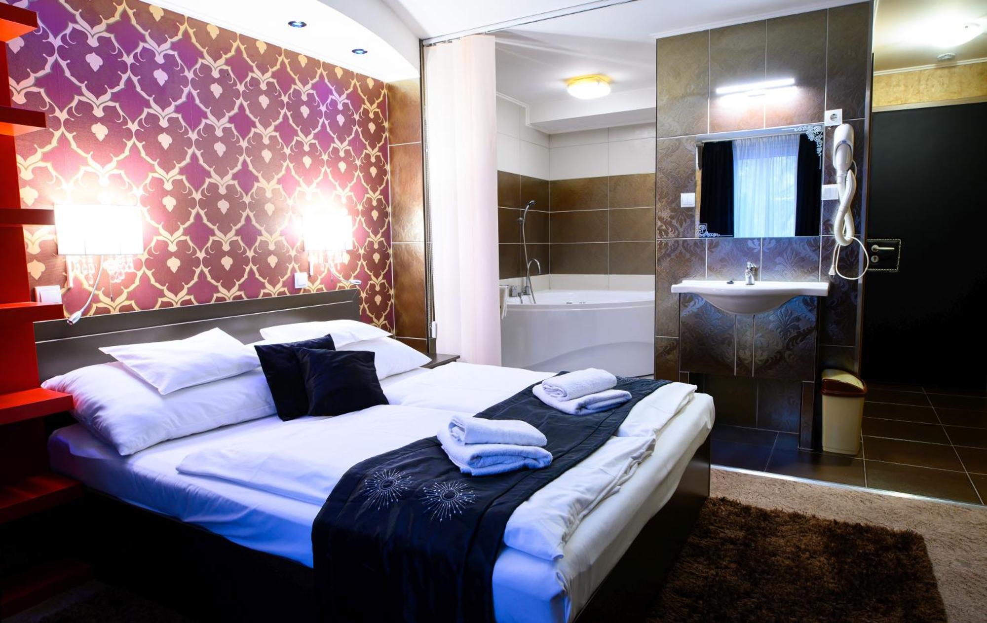 Palermo Panzio Hotel Nyiregyhaza Bagian luar foto
